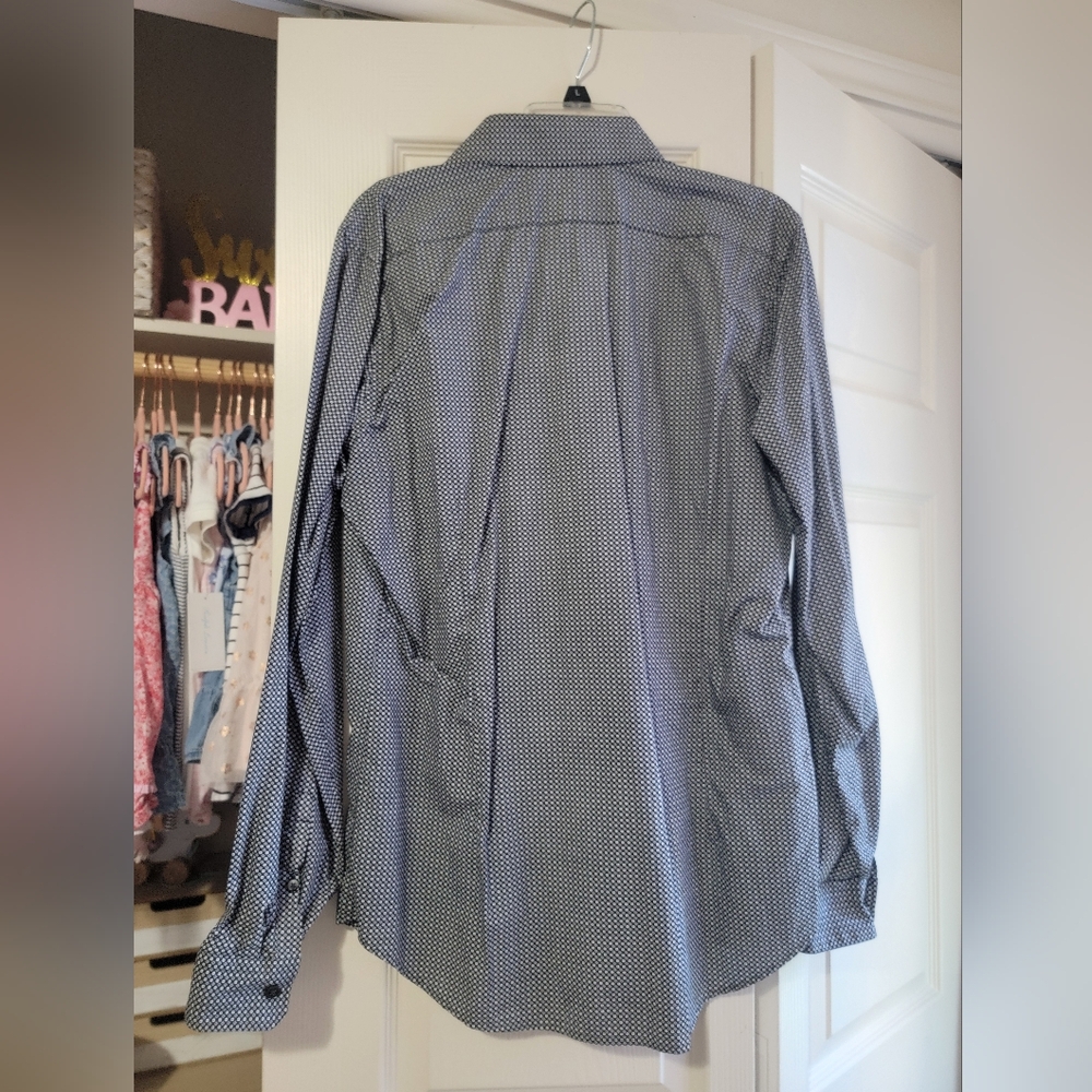 Express button-down - Picture 2 of 4